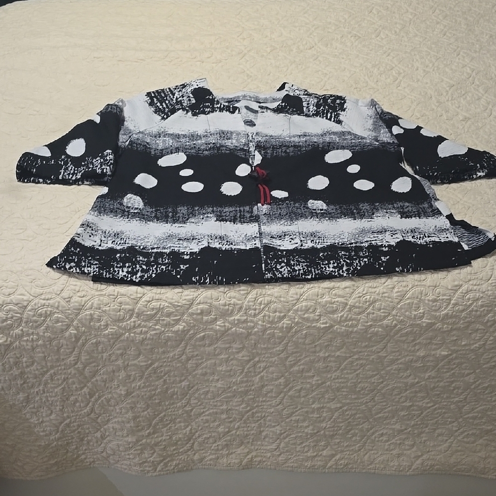 Ali Miles Black and White Tunic